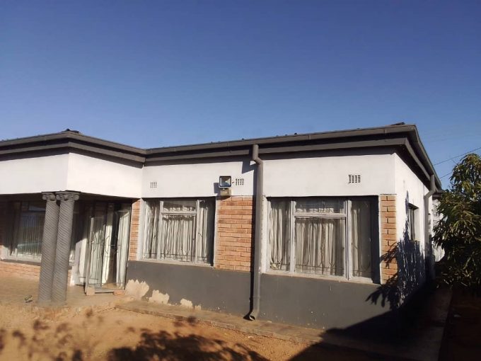 A very Neat 3 Bedroom Home For Sale – Mahatshula